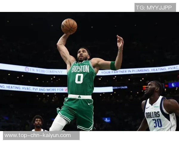 老鹰与凯尔特人对决分析:战术解析与球员表现的全面评估 老鹰与凯尔特人对决分析:战术解析与球员表现的全面评估